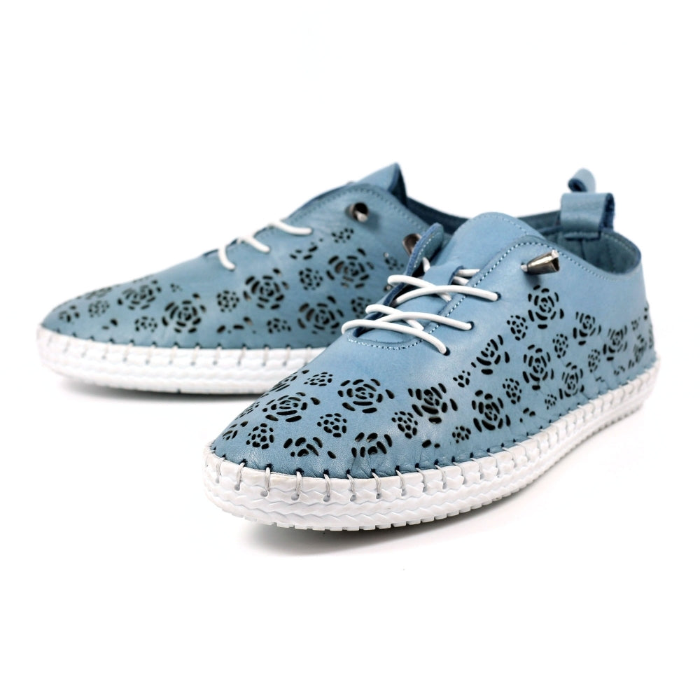 Bamburgh Punch detail Leather Pumps Blue